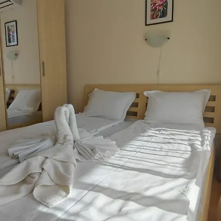 2 Nessebar Club Sunny Apartmán *